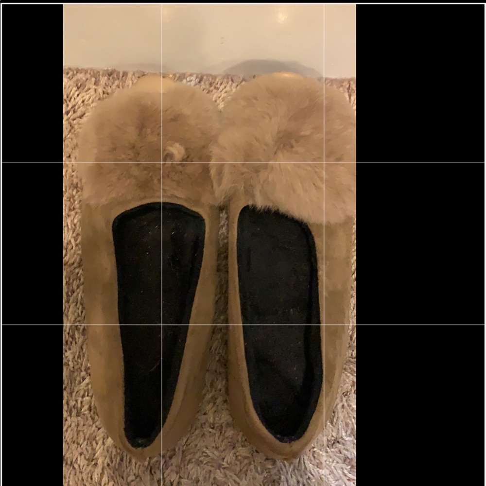 Flat fur sandals